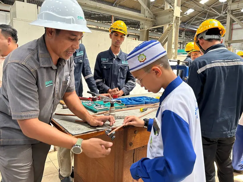 Aktiviti hands-on dan robotik pelajar MTSFAZ